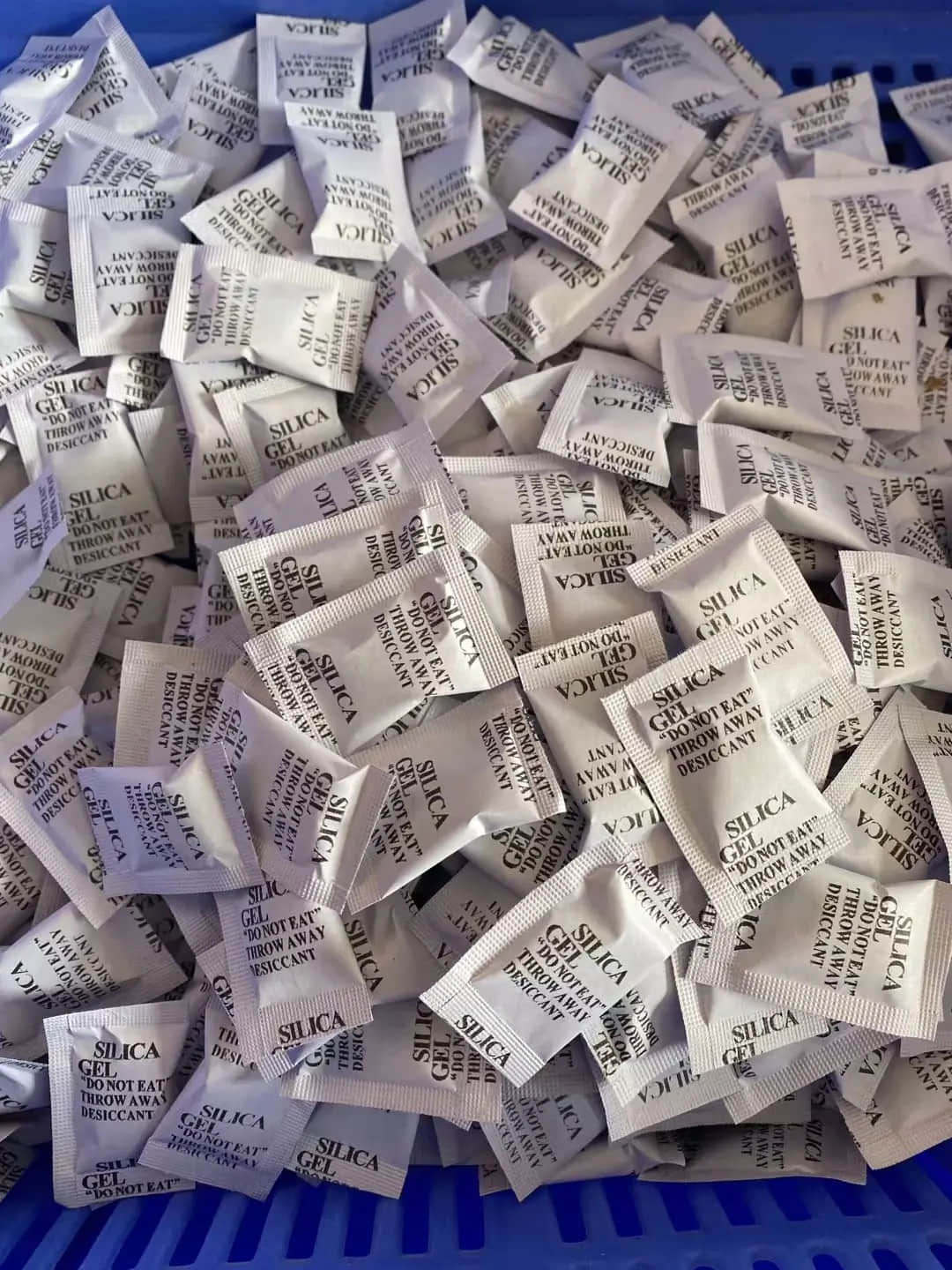 Silica gel desiccant packets